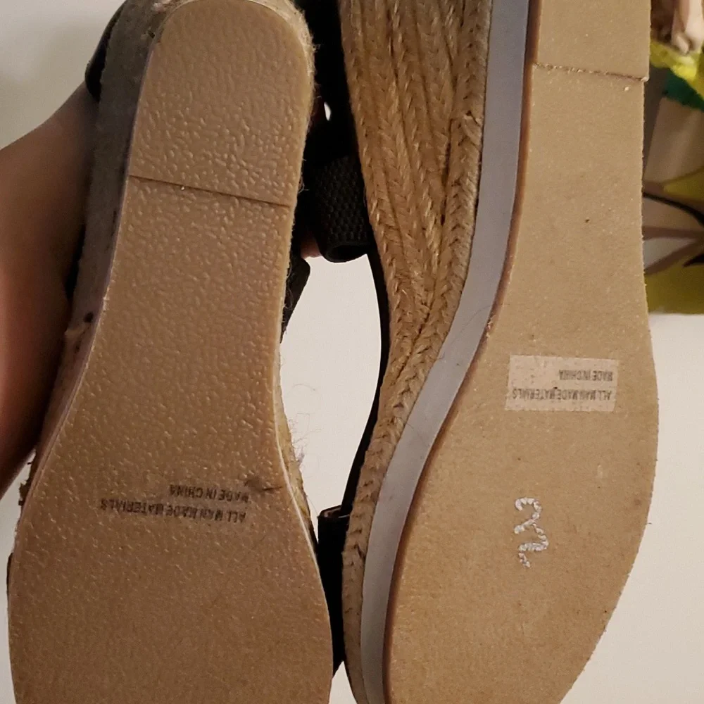 Sandals - Picture 6 of 7